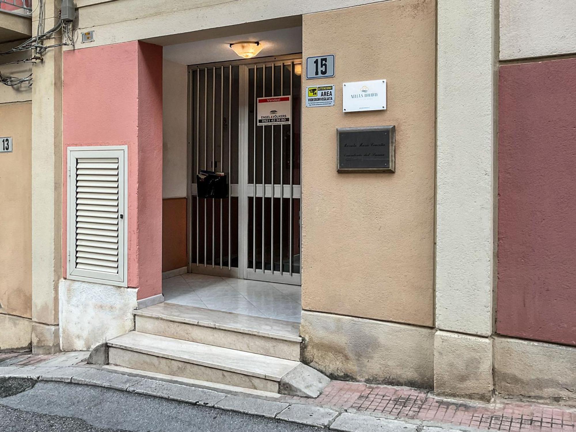Nella'S Holiday Cefalù Εξωτερικό φωτογραφία